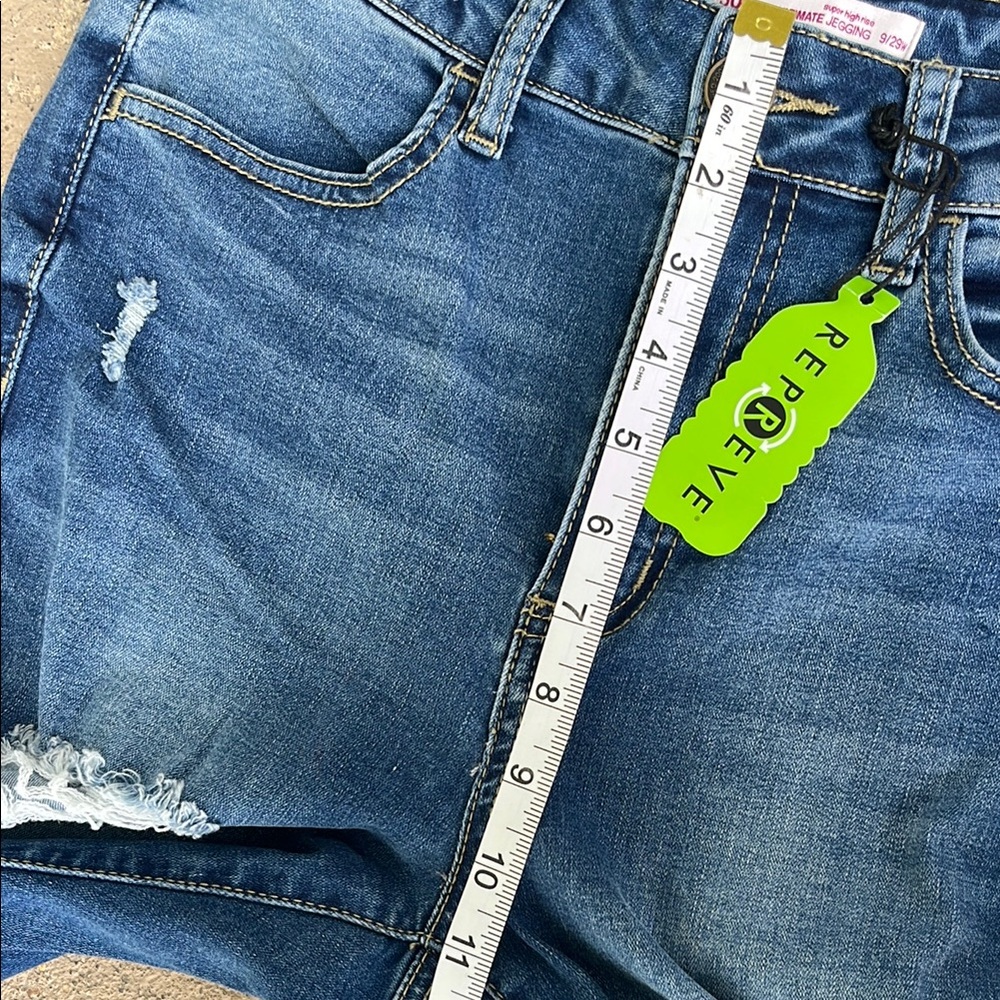 New SO super high-rise ultimate jegging with Modern Distressing - Picture 8 of 16